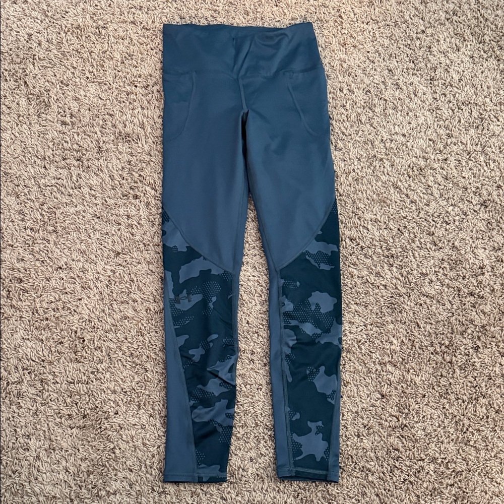 Women’s Blue under armour cold gear Camouflage Leggings